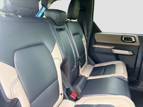 Used 2023 Ford Bronco Wildtrak image 27