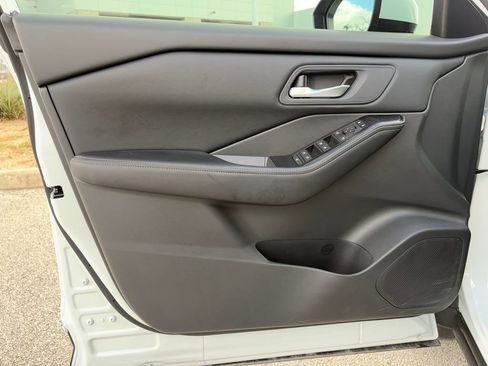 Used 2026 Nissan Rogue SV FWD image 20