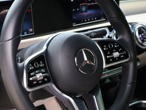 Used 2023 Mercedes-Benz CLA 250 image 36