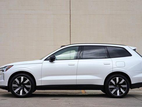 Used 2025 Volvo EX90 Ultra AWD/4WD image 9