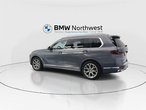 Used 2025 BMW X7 xDrive40i w/ Climate Comfort Package image 2