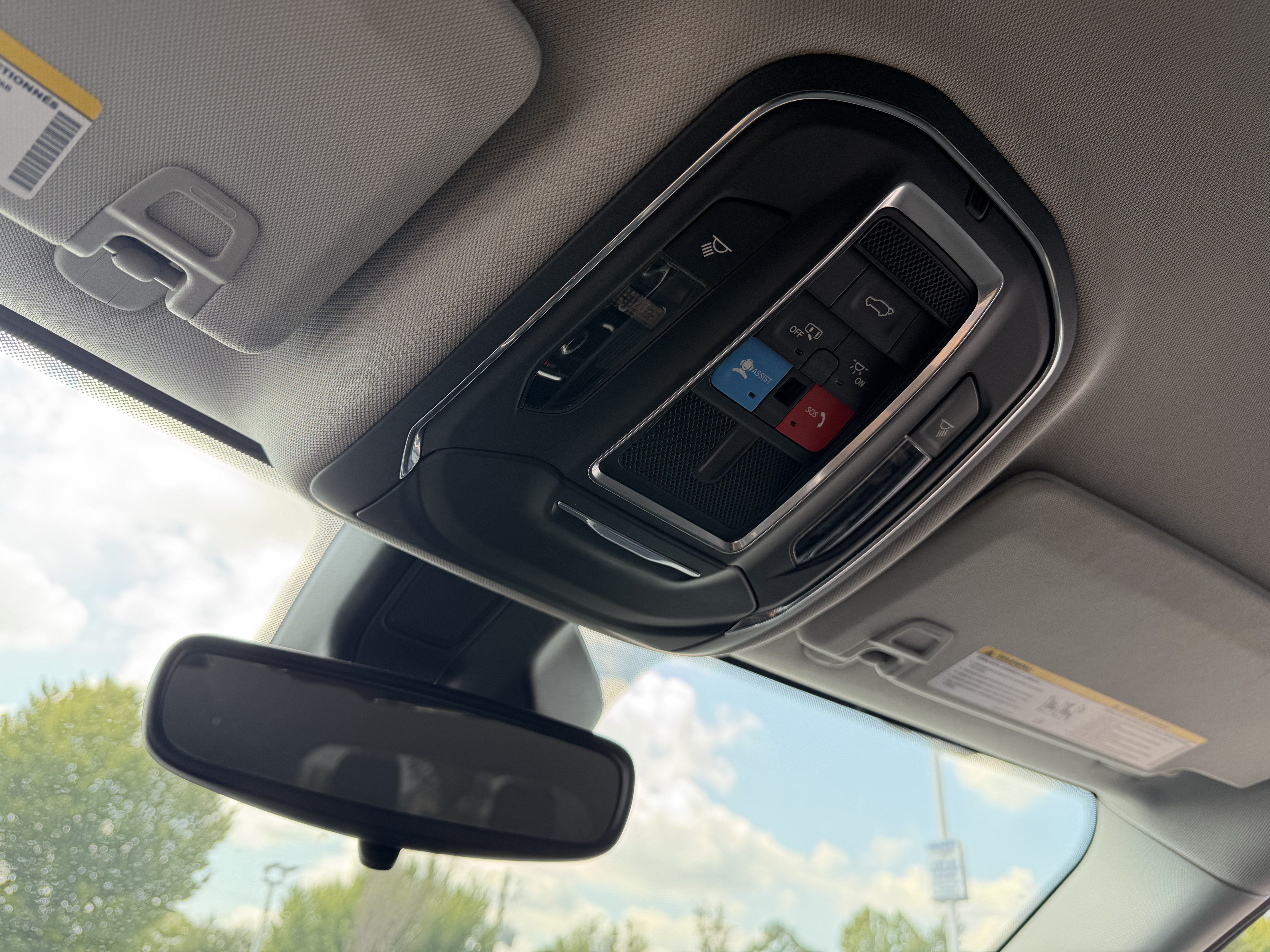 Used 2022 Jeep Grand Cherokee L Laredo w/ Luxury Tech Group I RWD image 29