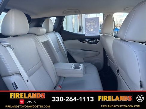 Used 2022 Nissan Rogue Sport SL image 29