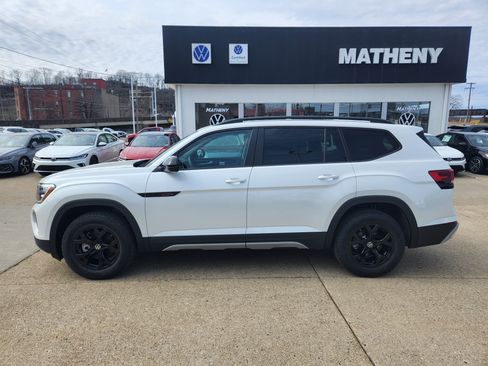 Used 2026 Volkswagen Atlas Peak Edition AWD/4WD image 3