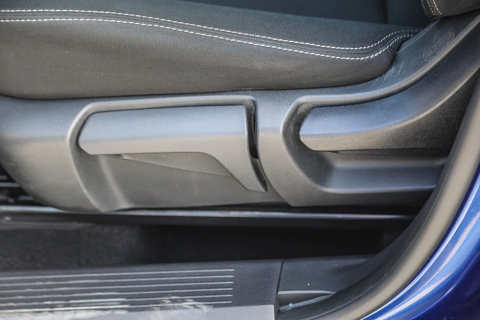 Used 2023 Nissan Rogue S FWD image 18