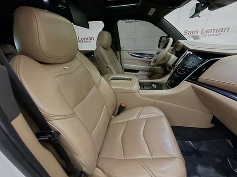 Used 2020 Cadillac Escalade Platinum image 34