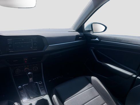 Certified 2023 Volkswagen Jetta SE FWD image 21