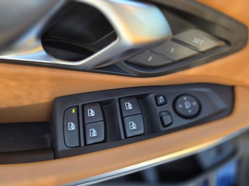 Used 2023 BMW 330i Sedan w/ Driving Assistance Package image 18