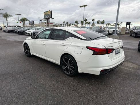 Certified 2024 Nissan Altima 2.5 SR image 4