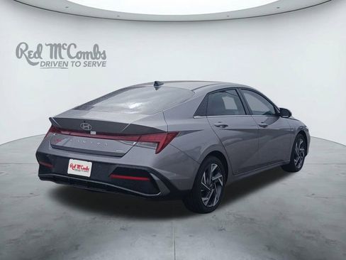 New 2025 Hyundai Elantra Limited FWD image 5