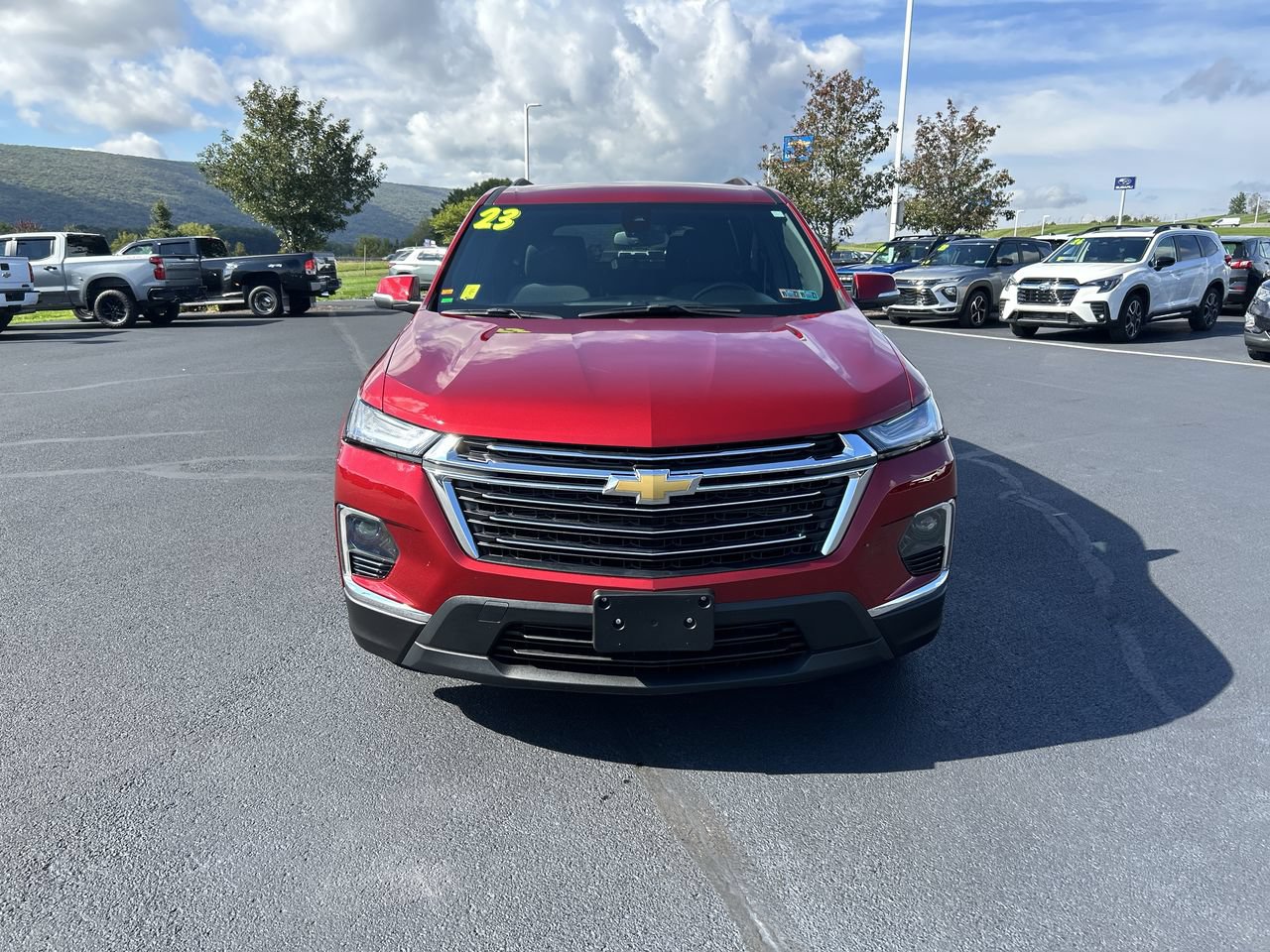 Used 2023 Chevrolet Traverse LT AWD/4WD image 2