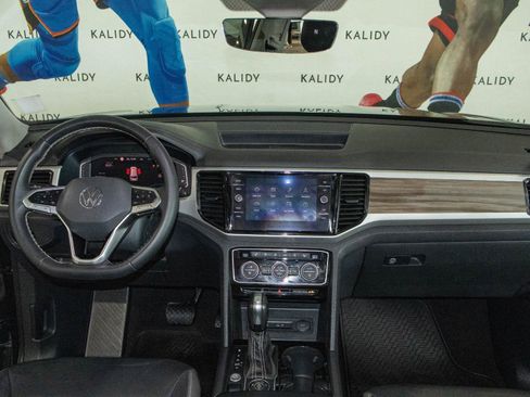 Used 2021 Volkswagen Atlas SEL Premium image 3