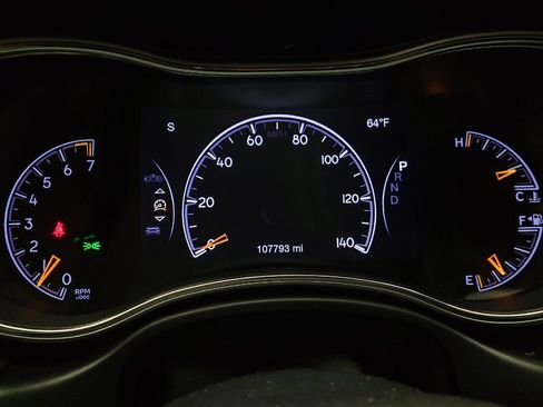 Used 2017 Jeep Grand Cherokee Altitude RWD image 23