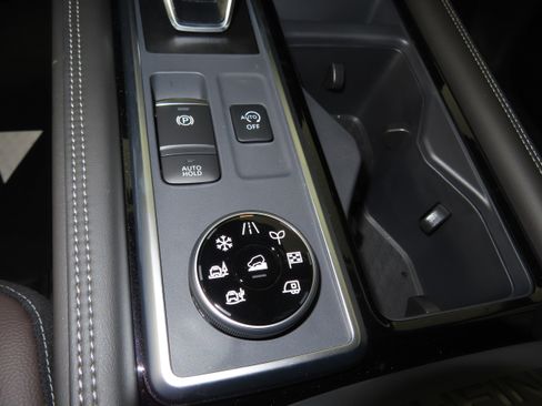 New 2026 Nissan Pathfinder Platinum image 35