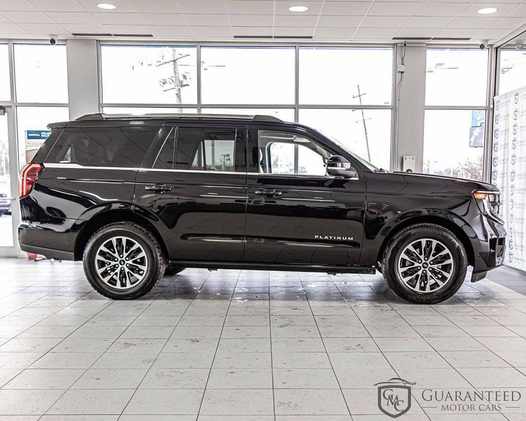 Used 2025 Ford Expedition Platinum AWD/4WD image 9