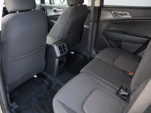 Used 2023 Kia Sportage LX AWD/4WD image 10