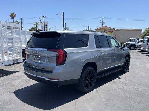 New 2026 GMC Yukon XL Elevation w/ Elevation Premium Package AWD/4WD image 5