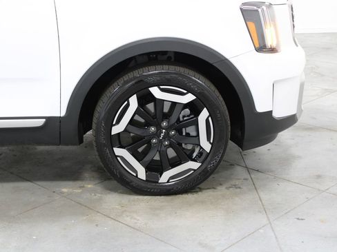 Used 2024 Kia Telluride S w/ S Sunroof Package image 12