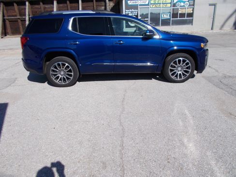 Used 2023 GMC Acadia Denali w/ Trailering Package AWD/4WD image 4