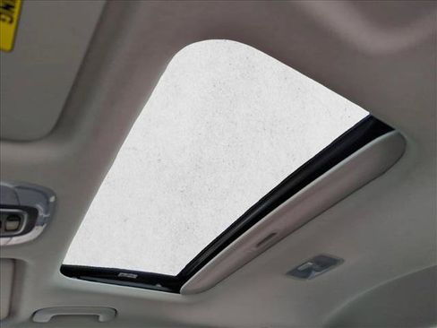 Used 2025 Hyundai Elantra SEL FWD image 12