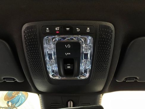 Used 2025 Mercedes-Benz GLB 250 4MATIC image 18