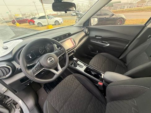 Used 2022 Nissan Kicks SV image 15