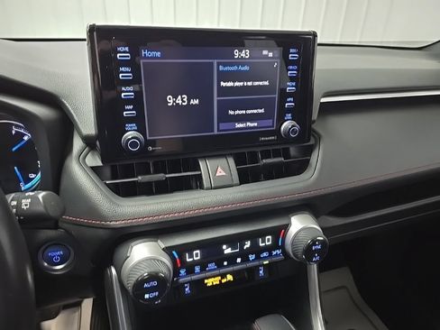 Used 2022 Toyota RAV4 SE w/ Weather & Moonroof Package AWD/4WD image 25