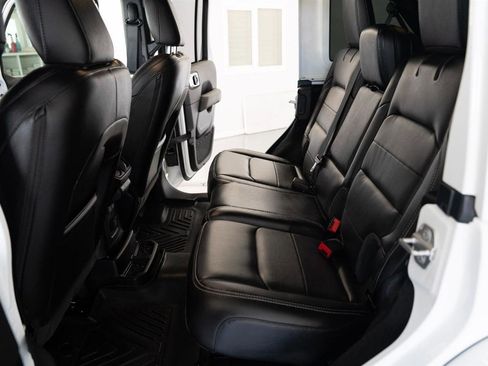 Used 2021 Jeep Wrangler Unlimited Sahara AWD/4WD image 19