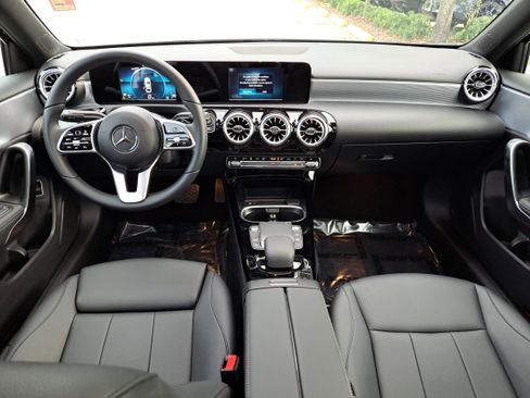 Used 2022 Mercedes-Benz A 220 image 8
