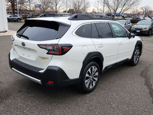 Used 2023 Subaru Outback Limited image 6