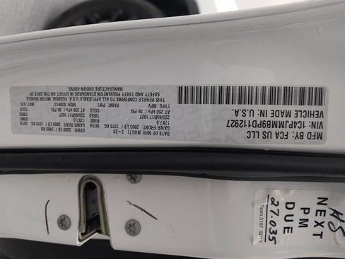 Used 2023 Jeep Cherokee Altitude Lux image 33