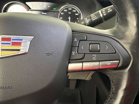 Used 2021 Cadillac XT4 Premium Luxury w/ Enhanced Visibility Package AWD/4WD image 18