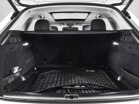 Used 2022 Audi Q5 2.0T Prestige w/ Prestige Package image 6