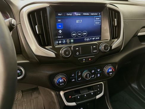 Used 2024 GMC Terrain SLT w/ Tech Package image 26