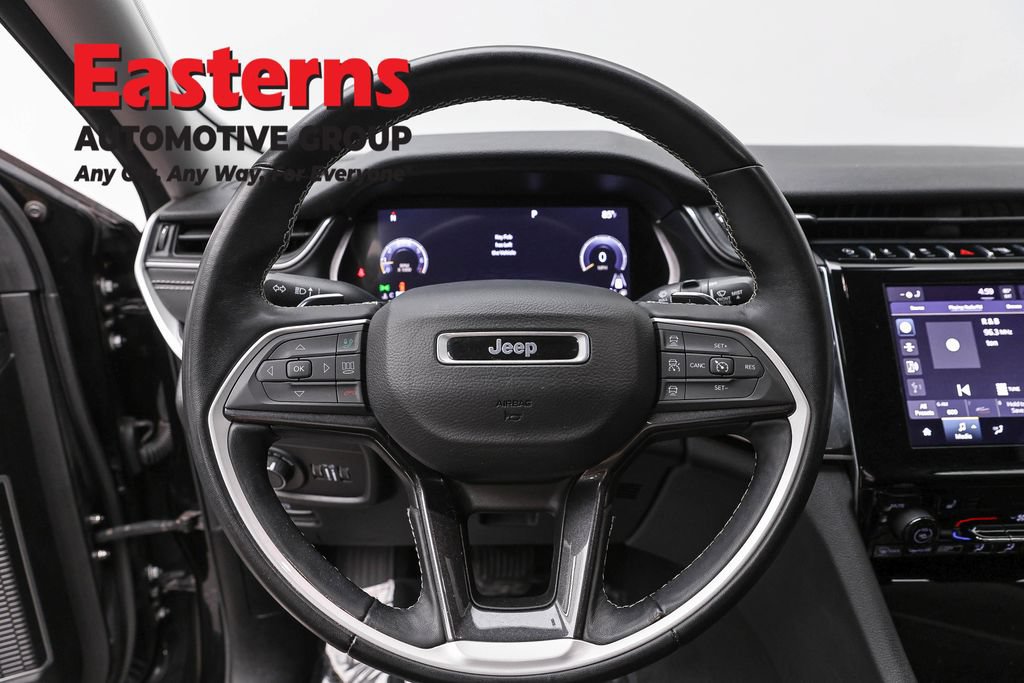 Used 2022 Jeep Grand Cherokee L Laredo w/ Luxury Tech Group I AWD/4WD image 11
