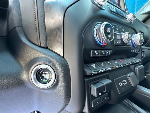 Used 2023 GMC Sierra 2500 AT4 w/ AT4 Preferred Package AWD/4WD image 37