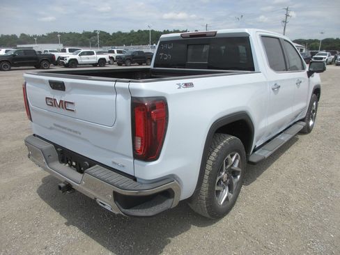 New 2026 GMC Sierra 1500 SLT w/ SLT Premium Plus Package AWD/4WD image 5