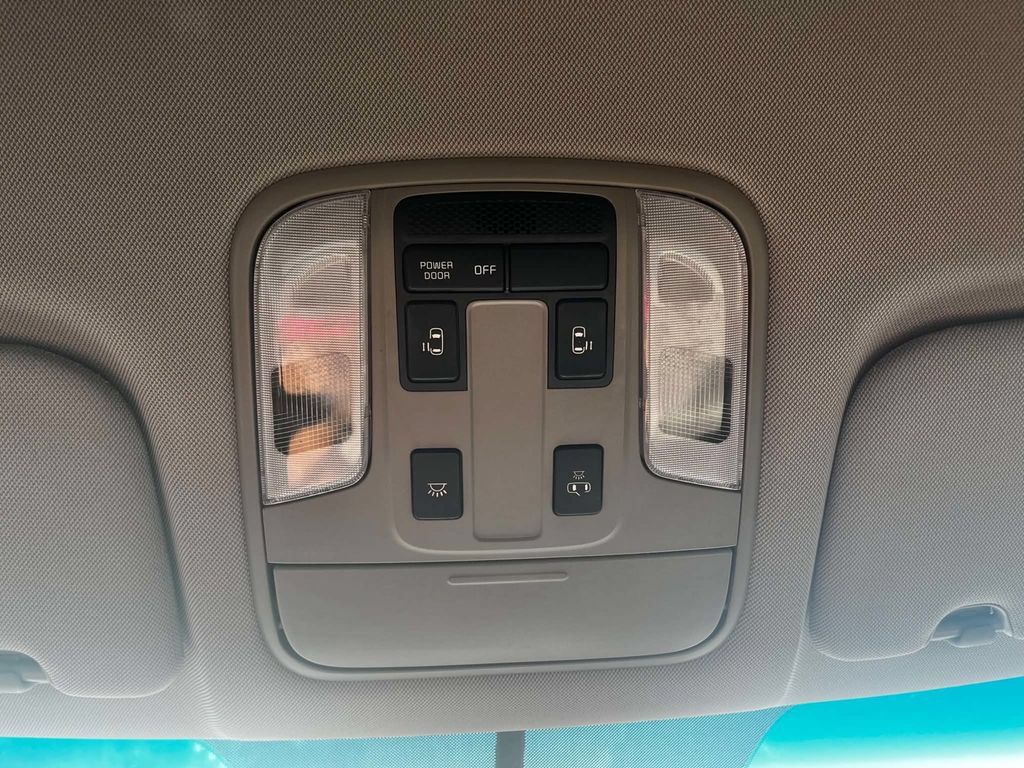 Used 2019 Kia Sedona EX w/ Paint Protection Package FWD image 16