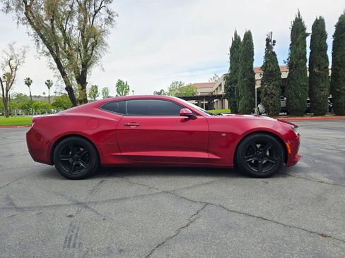 Used 2018 Chevrolet Camaro LT RWD image 5