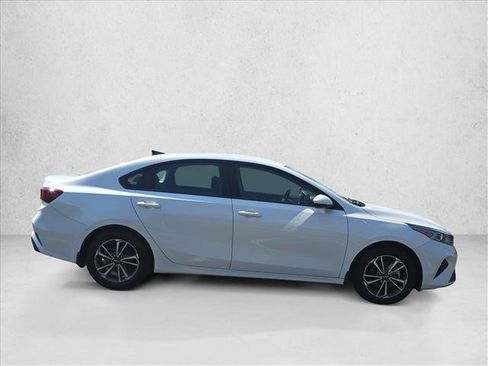 Used 2024 Kia Forte LXS FWD image 4
