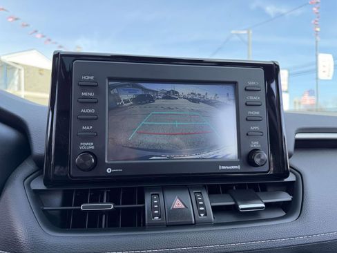 Used 2021 Toyota RAV4 XLE Premium AWD/4WD image 30