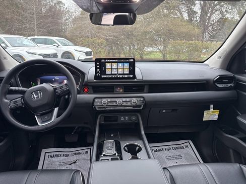 Used 2025 Honda Pilot Elite image 58