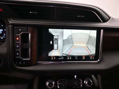 Used 2023 GMC Yukon XL Denali Ultimate AWD/4WD image 11