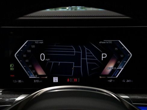 Used 2025 BMW i7 eDrive50 w/ Premium Package RWD image 33