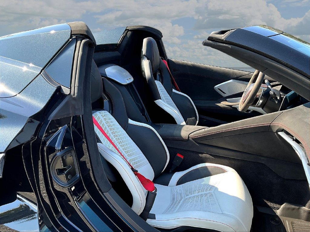 Used 2023 Chevrolet Corvette Stingray Premium Conv RWD image 27