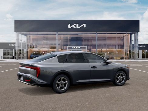 New 2026 Kia K4 FWD image 6