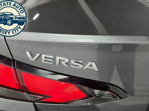 Used 2021 Nissan Versa S FWD image 30
