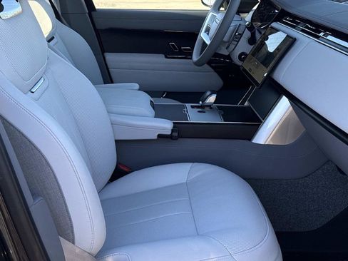 New 2025 Land Rover Range Rover SV image 5