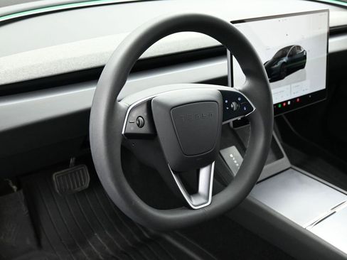 Used 2024 Tesla Model 3 Standard Range image 16