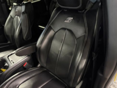 Used 2023 Chrysler Pacifica Touring-L w/ S Appearance Package FWD image 38